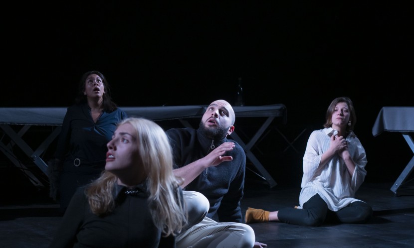 LES CHRONIQUES DE PETER SANCHIDRIAN - mise en scène Ferdinand Barbet - Ensemble 27 © Olivier Quéro